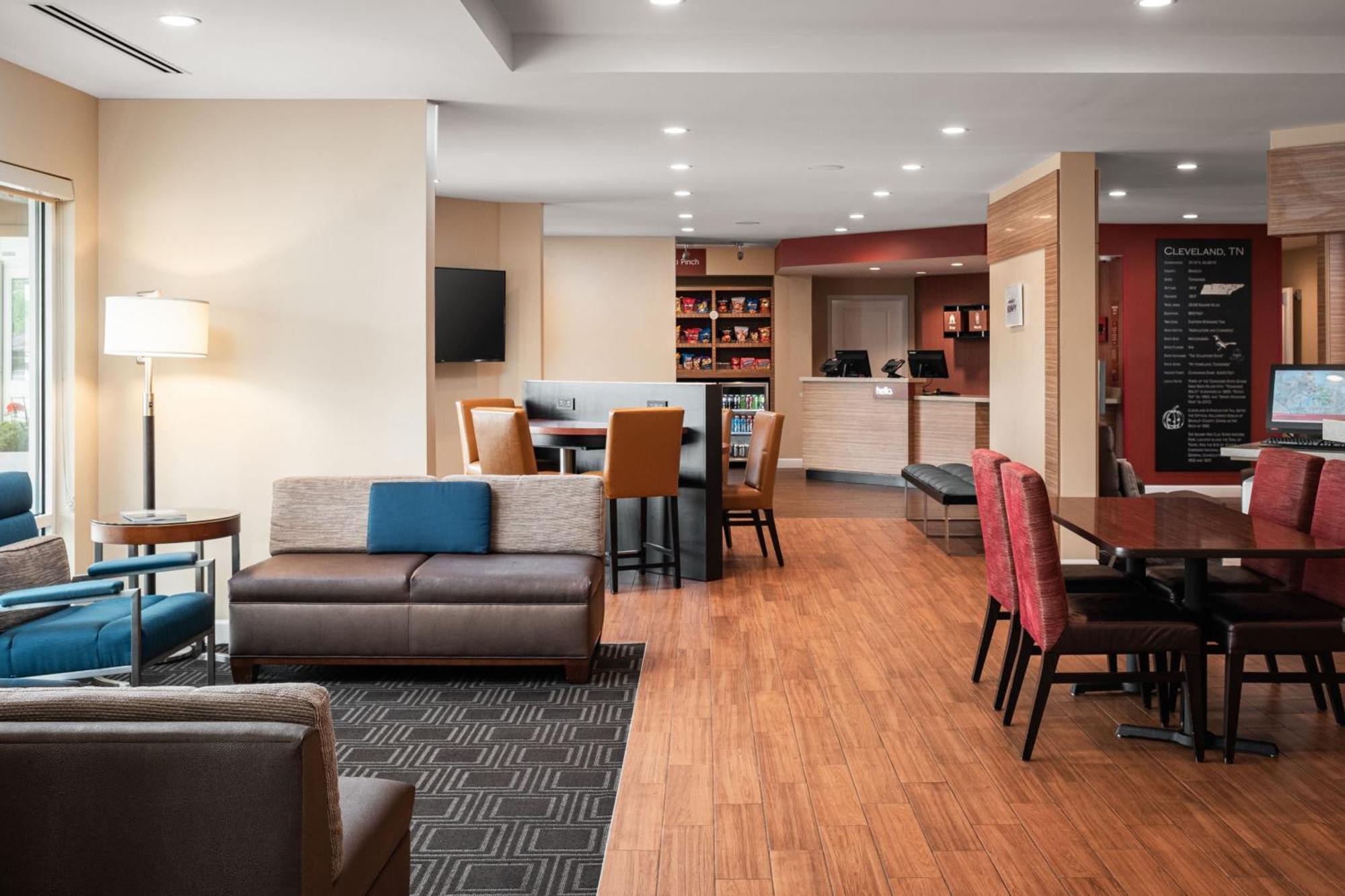 Towneplace Suites By Marriott Cleveland Exterior photo